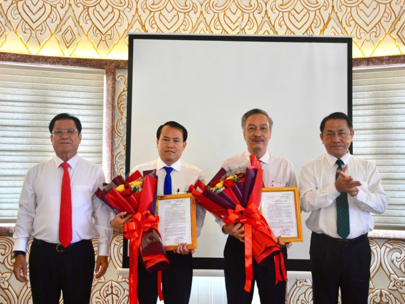 Cao su Việt Lào tổ chức Hội nghị công bố quyết định về công tác cán bộ